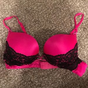 Victoria’s Secret bombshell bra